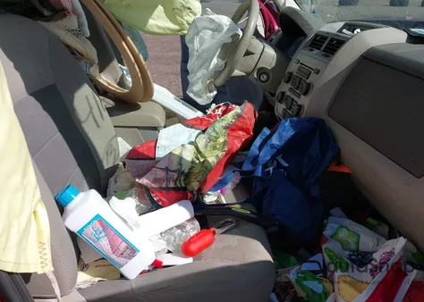 2008 Ford Escape Xlt z USA, uszkodzony, nr VIN 1FMCU93128KC67811